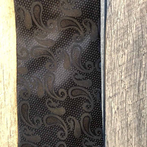 Tie - Picture 2 of 3